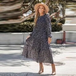 Women's Ditsy Floral Round Neck Maxi Dress - Cupshe