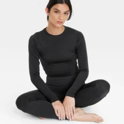 Women's Seamless Long Sleeve Crop Top - All In Motion™ 9 Women's Seamless Long Sleeve Crop Top - All In Motion™ -Mizuno Shop GUEST a0d3d798 3e9d 4066 9310 9cf597b6903e