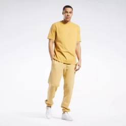 Reebok Classics Natural Dye Tee Mens Athletic T-Shirts -Mizuno Shop GUEST ef51f7e0 b7b3 4686 9537 19e32aa62368